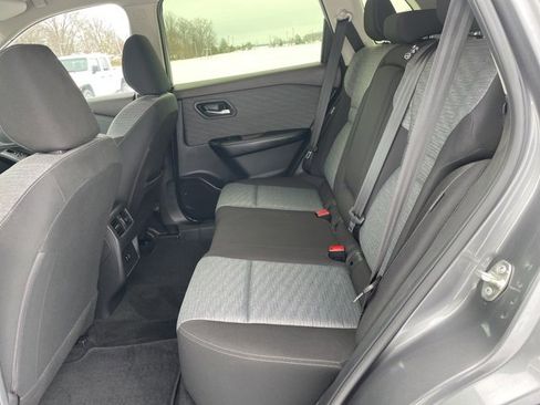 Used 2023 Nissan Rogue SV image 9