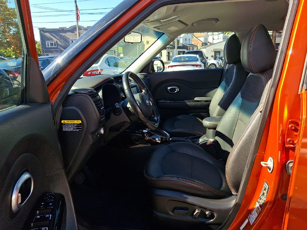 Used 2018 Kia Soul ! w/ Tech Package FWD image 13