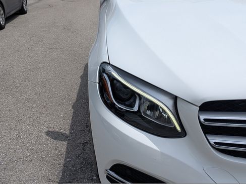 Used 2018 Mercedes-Benz GLC 300 image 10