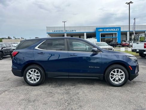 Used 2022 Chevrolet Equinox LT FWD image 2