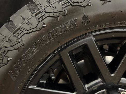 Used 2022 Ford F350 Lariat w/ Black Appearance Package image 62