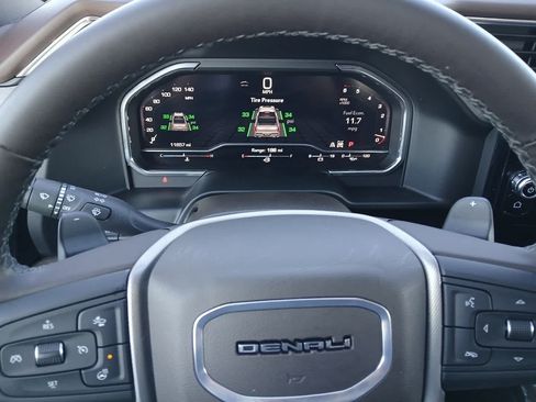 Used 2025 GMC Sierra 1500 Denali w/ Technology Package AWD/4WD image 37