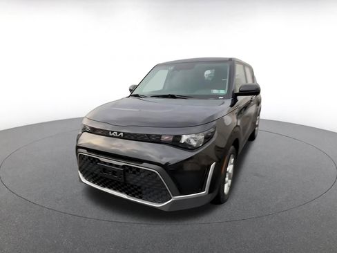 Used 2025 Kia Soul LX w/ LX Technology Package image 6