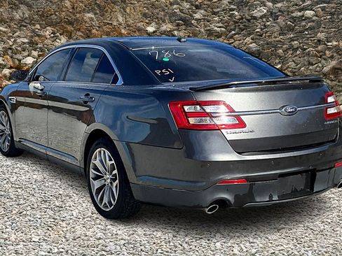 Used 2018 Ford Taurus Limited image 9