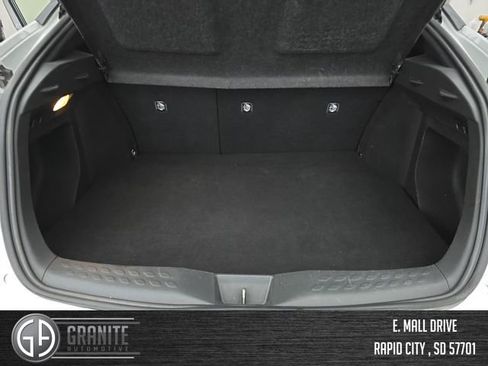 Used 2022 Toyota C-HR XLE image 22