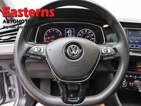 Used 2020 Volkswagen Jetta SE w/ SE Cold Weather Package FWD image 10