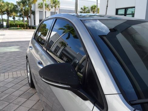 Used 2015 Volkswagen Golf TDI S FWD image 29