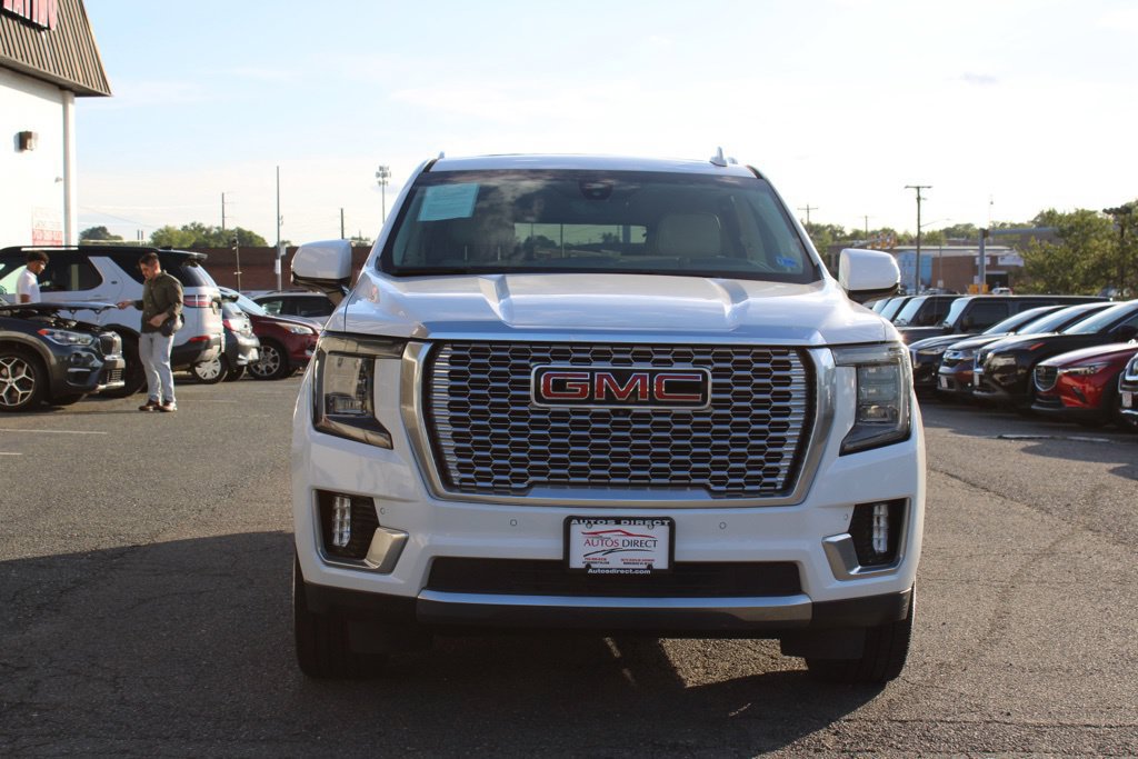 Used 2021 GMC Yukon XL Denali w/ Denali Premium Package AWD/4WD image 2