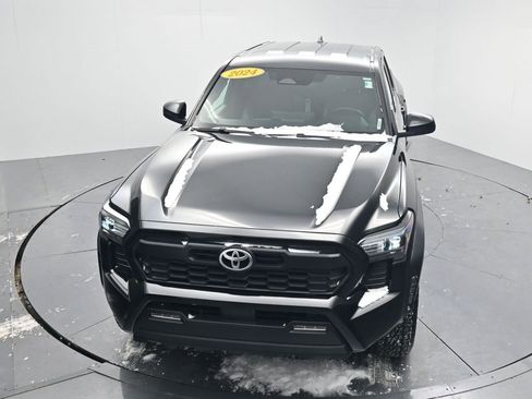 Used 2024 Toyota Tacoma TRD Off-Road image 40