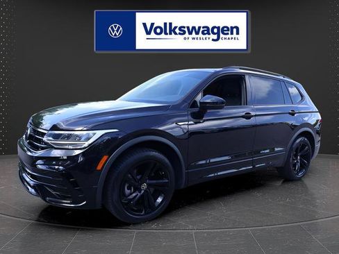 Certified 2023 Volkswagen Tiguan SE R-Line FWD image 4