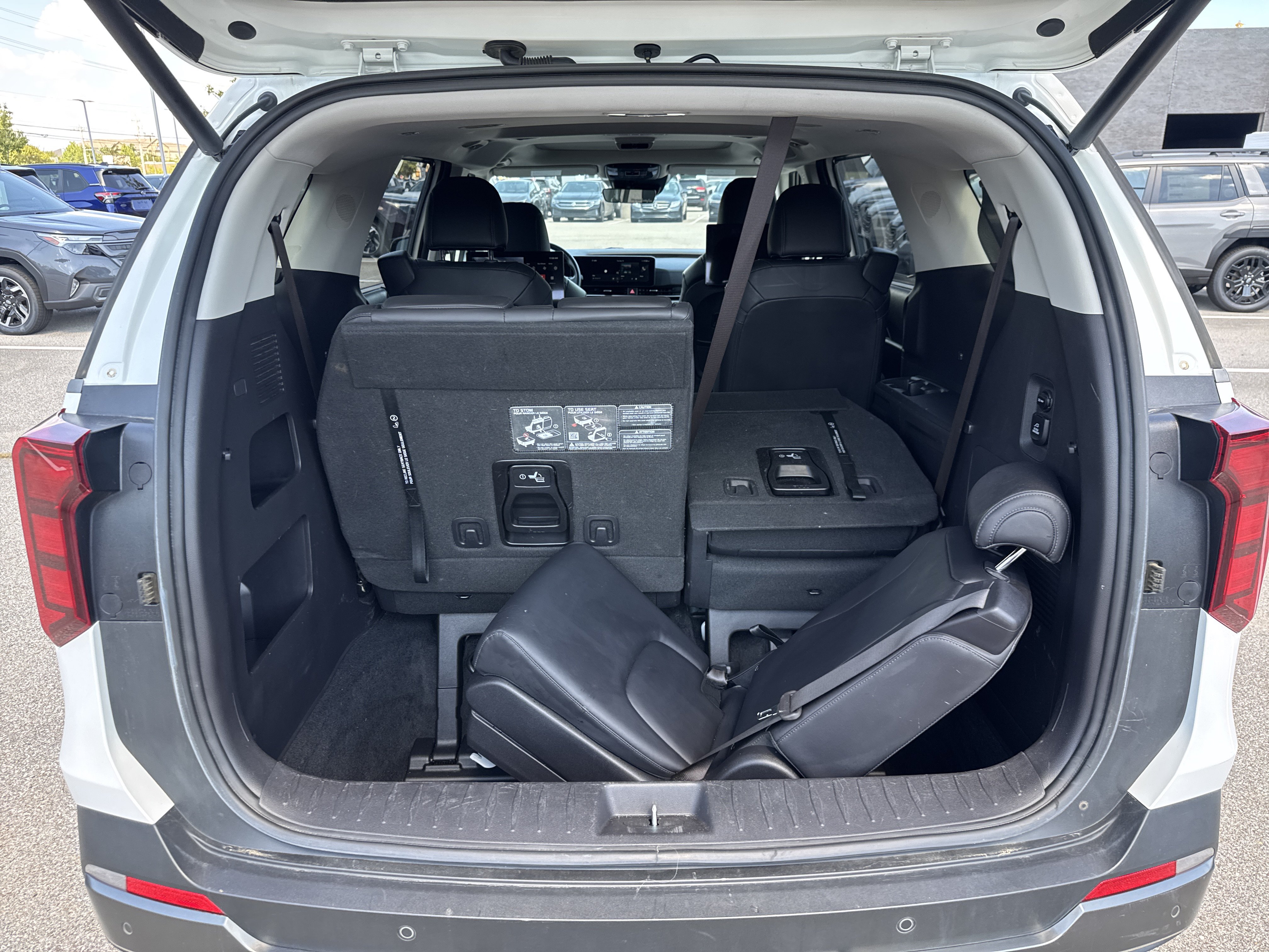 Used 2025 Kia Carnival SX FWD image 14