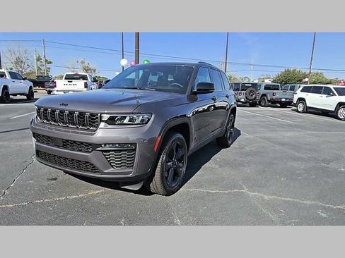 New 2026 Jeep Grand Cherokee Limited w/ Limited Altitude Package image 20