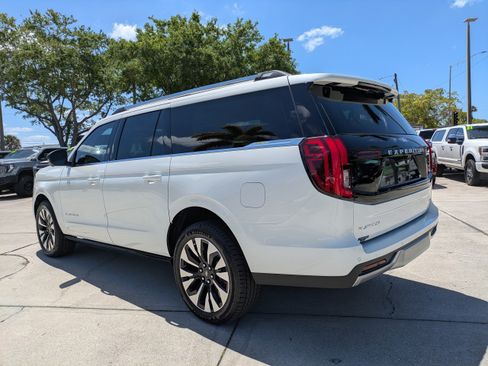 Certified 2025 Ford Expedition Max Platinum w/ Platinum Ultimate Package AWD/4WD image 6