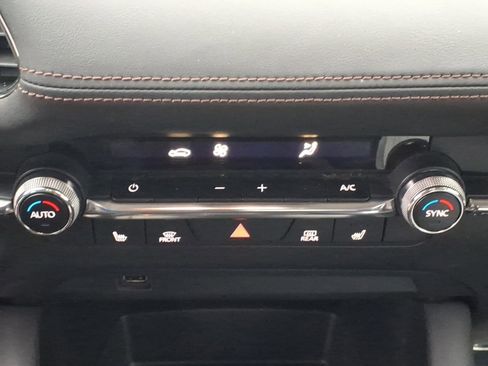 Used 2019 MAZDA MAZDA3 Sedan w/ Preferred Package image 9