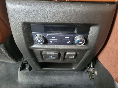 Used 2021 Chevrolet Traverse High Country AWD/4WD image 19