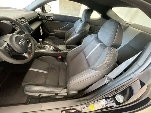 New 2025 Toyota GR86 Premium image 11