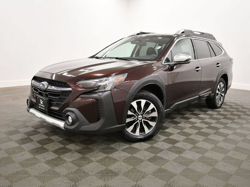 Used 2024 Subaru Outback Touring AWD/4WD image 2