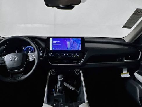New 2026 Toyota Grand Highlander FWD image 27