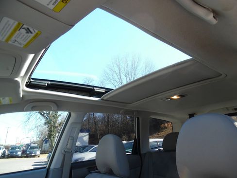 Used 2010 Subaru Forester 2.5X Premium image 16