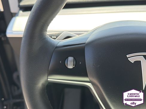 Used 2022 Tesla Model Y Long Range AWD/4WD image 16