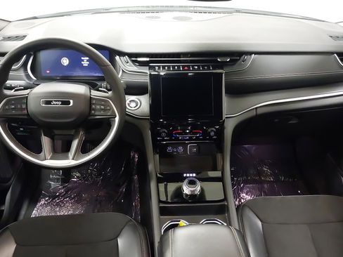 Used 2024 Jeep Grand Cherokee L Laredo image 26