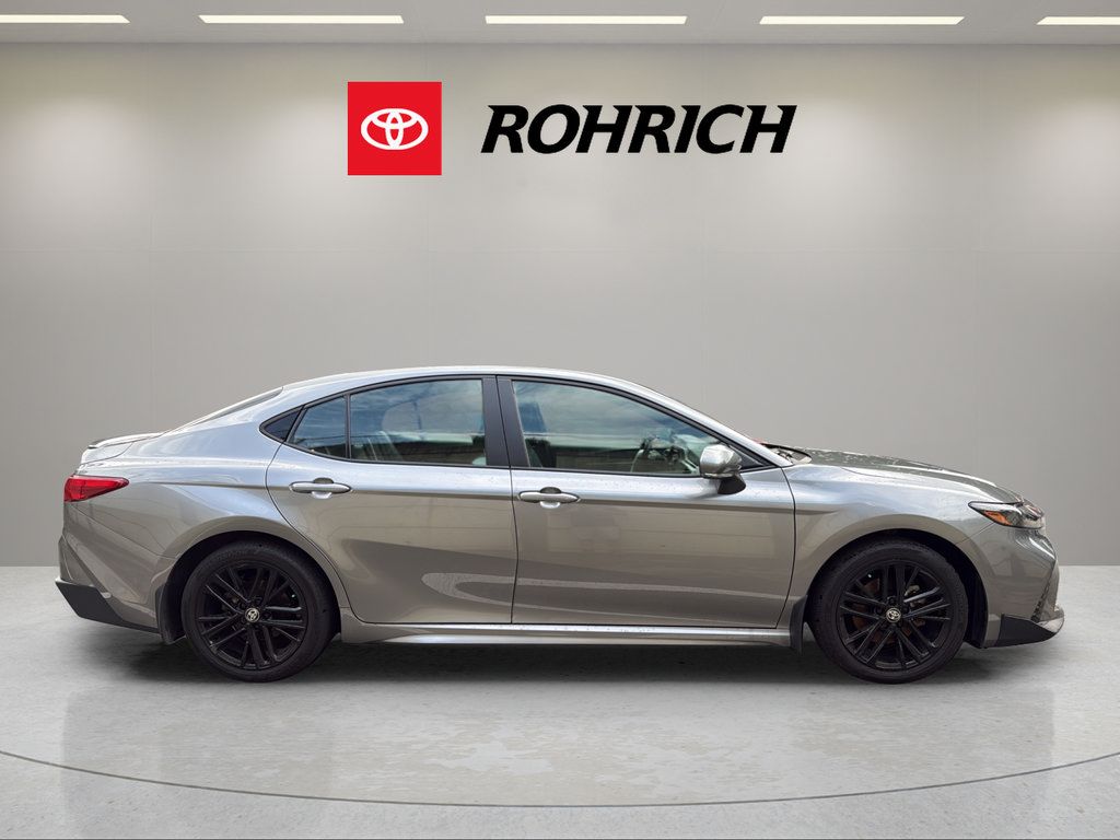 Used 2025 Toyota Camry SE w/ Convenience Package FWD image 5