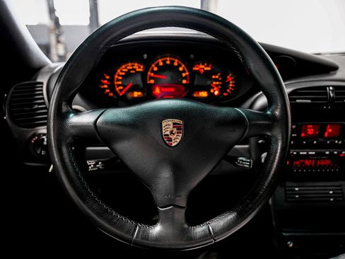 Used 2004 Porsche 911 Carrera RWD image 10