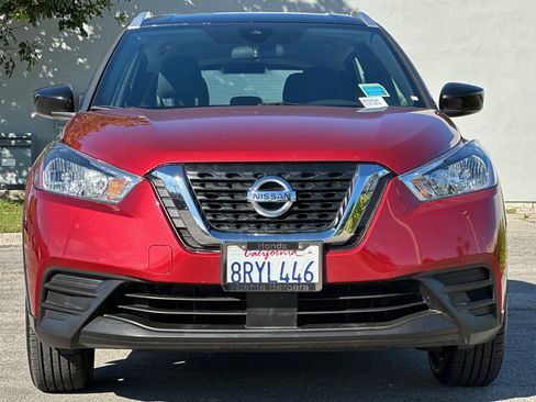 Used 2020 Nissan Kicks SV image 9