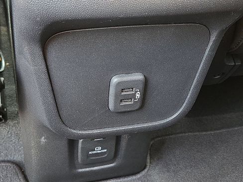 Used 2022 GMC Terrain SLT FWD image 16