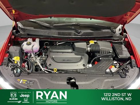 New 2026 Chrysler Pacifica Select AWD/4WD image 15