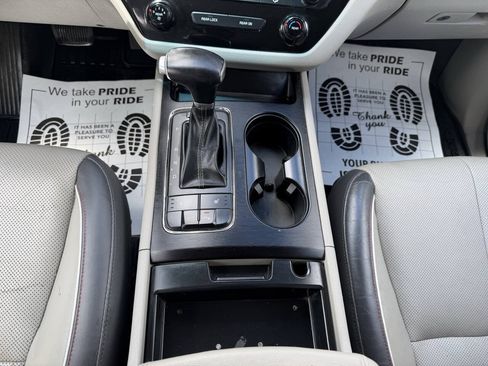 Used 2017 Kia Sedona LX w/ LX Essentials Premium Package FWD image 14