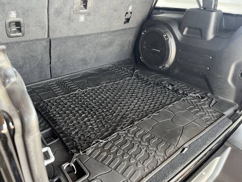 Used 2019 Jeep Wrangler Unlimited Sahara AWD/4WD image 23