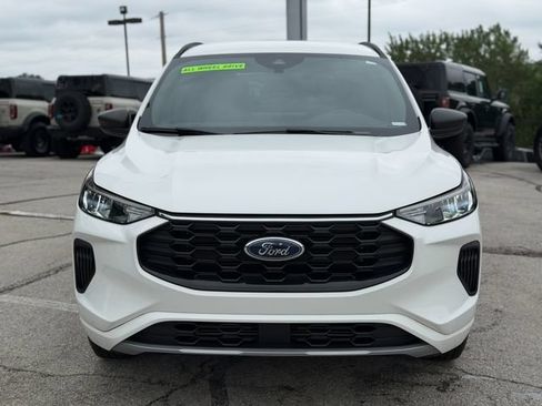 Used 2024 Ford Escape ST-Line w/ Tech Pack #1 AWD/4WD image 2