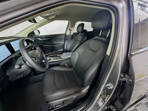 Used 2024 Kia EV6 Wind image 13