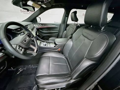 Used 2025 Jeep Grand Cherokee L Overland w/ Advanced Protech Group III AWD/4WD image 22
