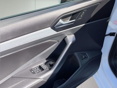 Used 2025 Volkswagen Jetta Sport image 16