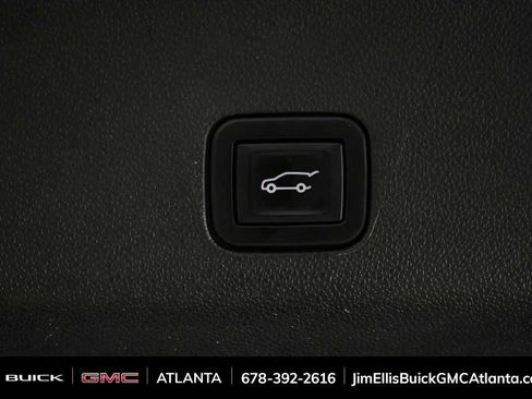 Used 2022 Chevrolet Suburban LT w/ Luxury Package image 33