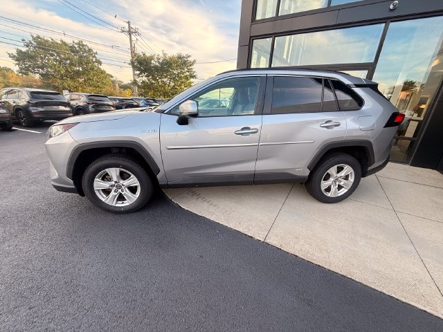 Used 2021 Toyota RAV4 XLE w/ XLE Grade Weather Package AWD/4WD image 4