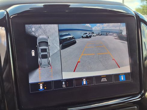 Certified 2023 Chevrolet Traverse Premier FWD image 11