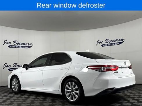 Used 2020 Toyota Camry LE FWD image 9
