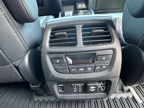 Used 2021 Honda Pilot Touring image 17