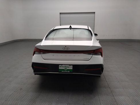 Used 2025 Hyundai Elantra Limited FWD image 7
