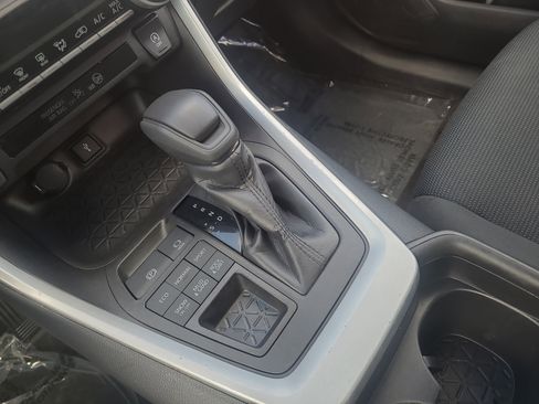 Certified 2021 Toyota RAV4 LE AWD/4WD image 20