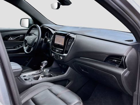 Used 2023 Chevrolet Traverse RS AWD/4WD image 32