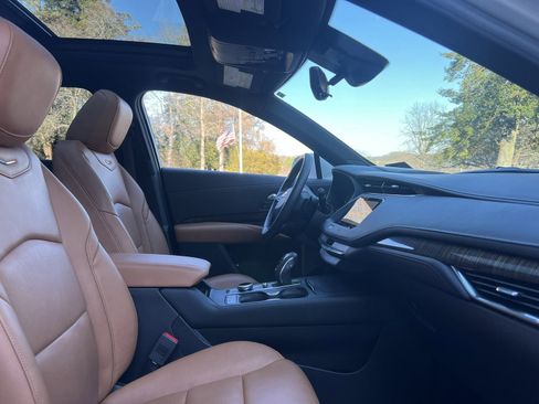 Used 2019 Cadillac XT4 Premium Luxury image 22