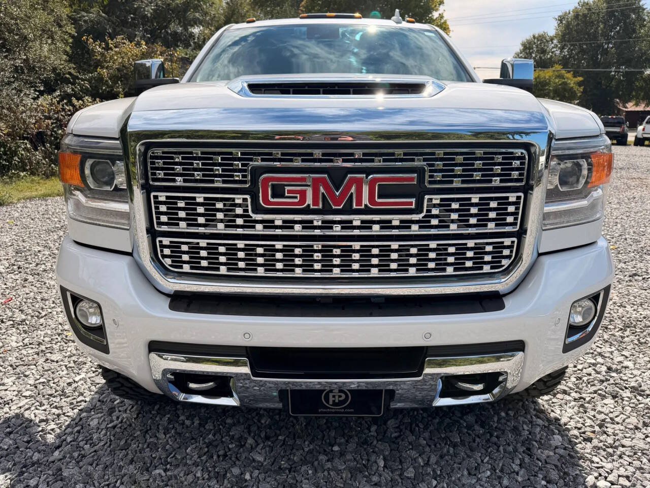 Used 2018 GMC Sierra 2500 Denali w/ Duramax Plus Package AWD/4WD image 2