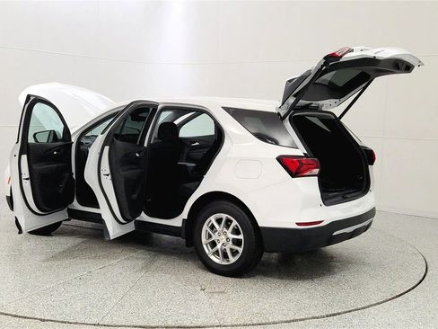 Used 2024 Chevrolet Equinox LT AWD/4WD image 11