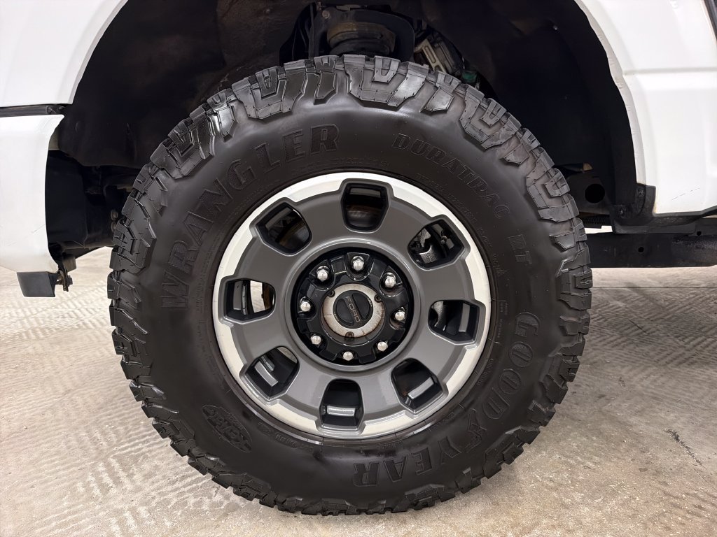 Used 2023 Ford F350 Lariat w/ Tremor Off-Road Package AWD/4WD image 11