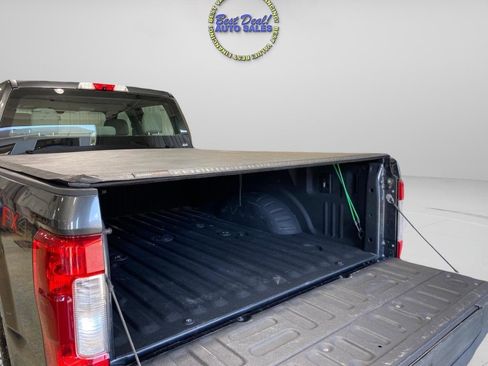 Used 2019 Ford F250 XL w/ STX Appearance Package AWD/4WD image 17