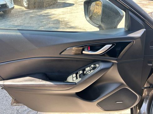 Used 2014 MAZDA MAZDA3 i Grand Touring image 7